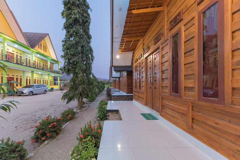 Exterior & Views 21