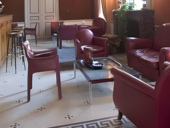 Public Area, Hotel Chateau Des Alpilles, Bouches-du-Rhône