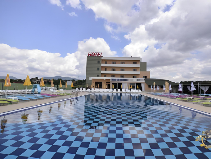 Others 5, Hotel Romanita, Recea