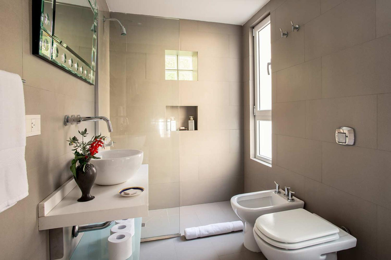 Bathroom 4, Poetry Building Recoleta, Distrito Federal