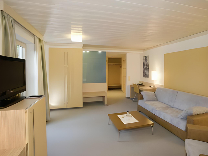 Bedroom 4, Landhotel Grv Nenbach, Unterallgäu