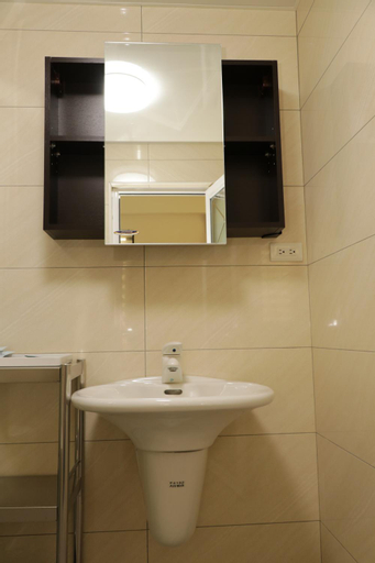 Bathroom 7