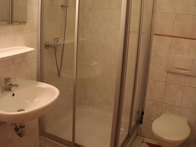 Bathroom 2, Reiterhof Koenning, Emsland