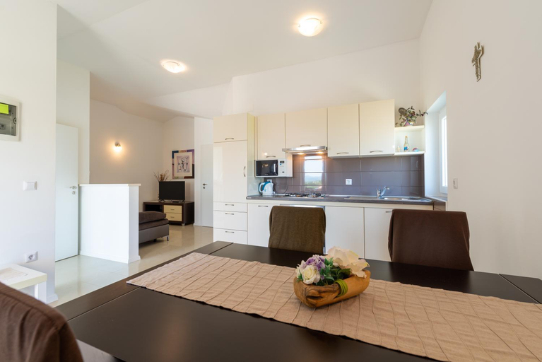 4, Apartments Barba, Jasenice
