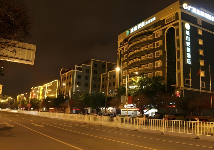 Exterior & Views
