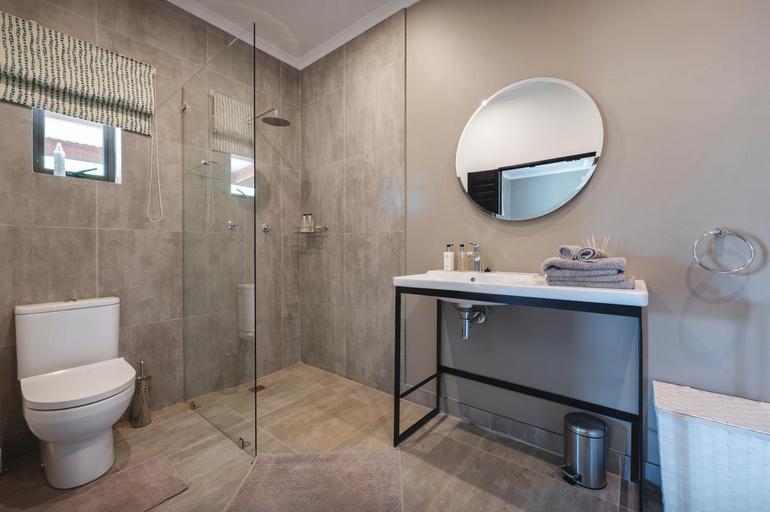 Bathroom 4, Ufumene Game Lodge, Cacadu