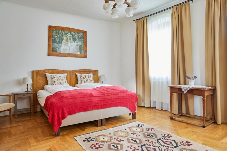 Others 3, Barta Pince Vendeghaz Mad, Szerencs