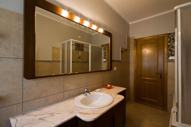 Bathroom 4, B&B Roma Appia Davila 25, Rome