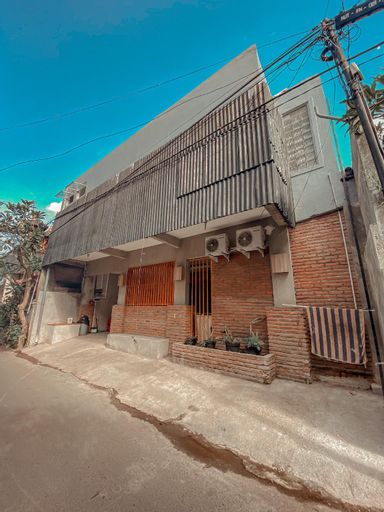 Pod Hostel Kuta Airport, Badung