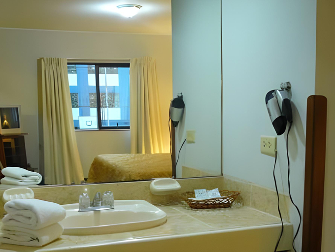 Bathroom 4, EPIQUS HOTEL, Lima