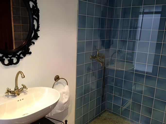 Bathroom 4, Hotel Rio Piedra, Zaragoza
