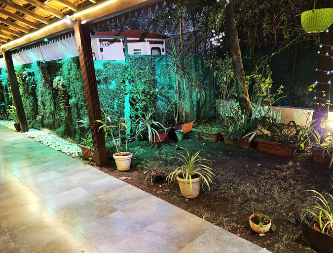 Public Area 3, Shining Sand Beach Hotel, North Goa