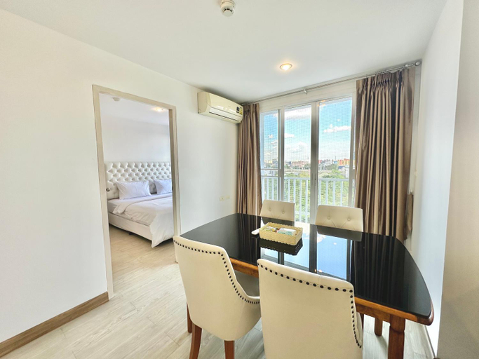 Dining Room 11