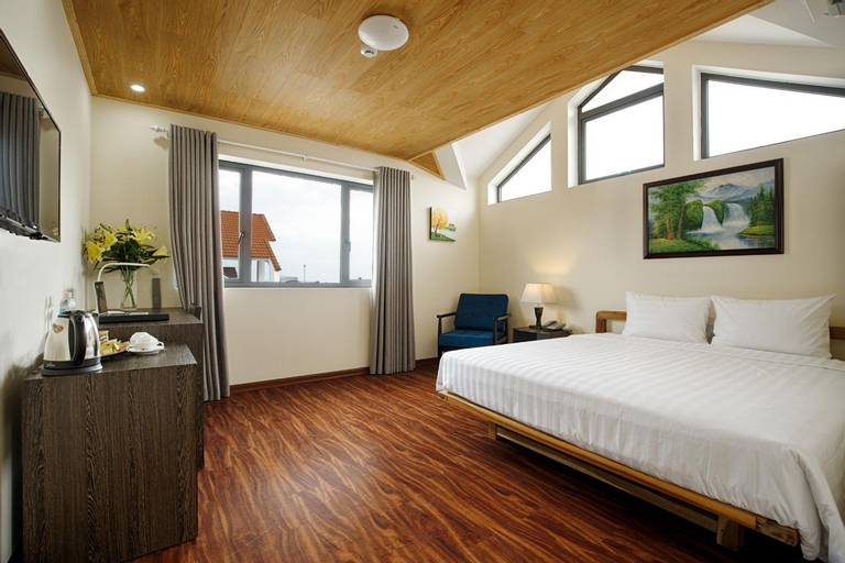 Bedroom 12