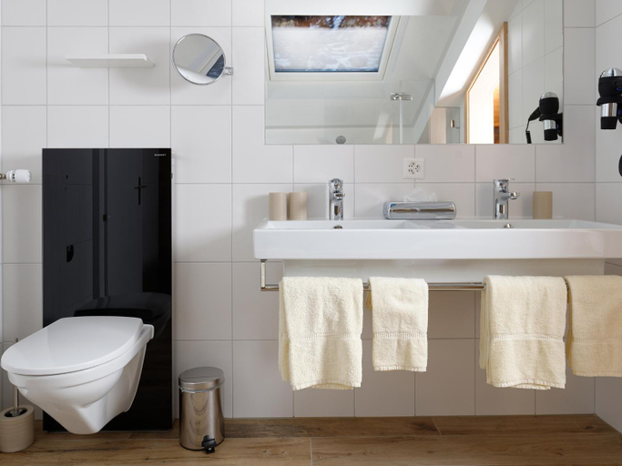 Bathroom 3, Hotel Plateau Rosa, Visp