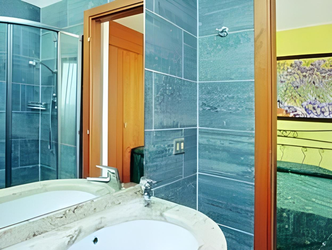 Bathroom 5, Eurobeach Residence, Venezia