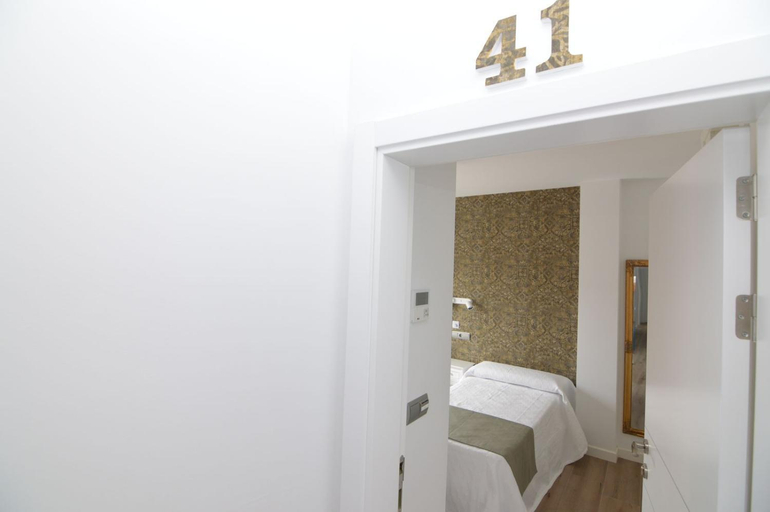 Bedroom 3, Hotel Castillo Benidorm, Alicante