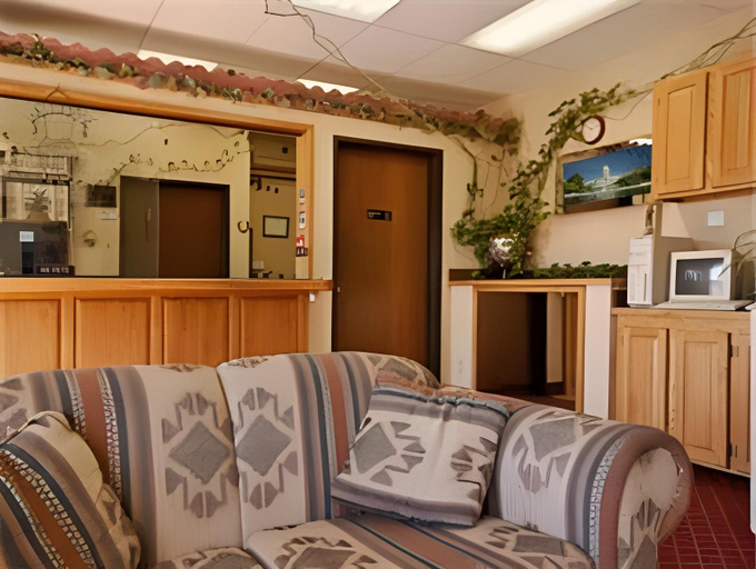 Public Area, Super 8 by Wyndham Carlsbad, Eddy