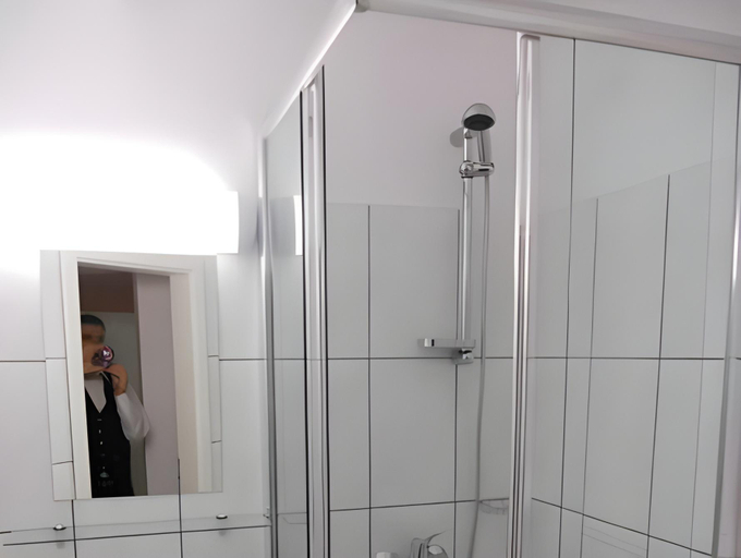 Bathroom 5, Hotel Restaurant zur Post, Wuppertal