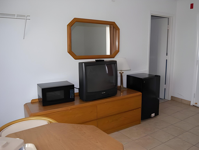 Bedroom 2, Safari Hotel Boardwalk, Worcester