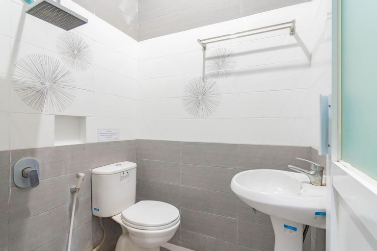 Bathroom 17