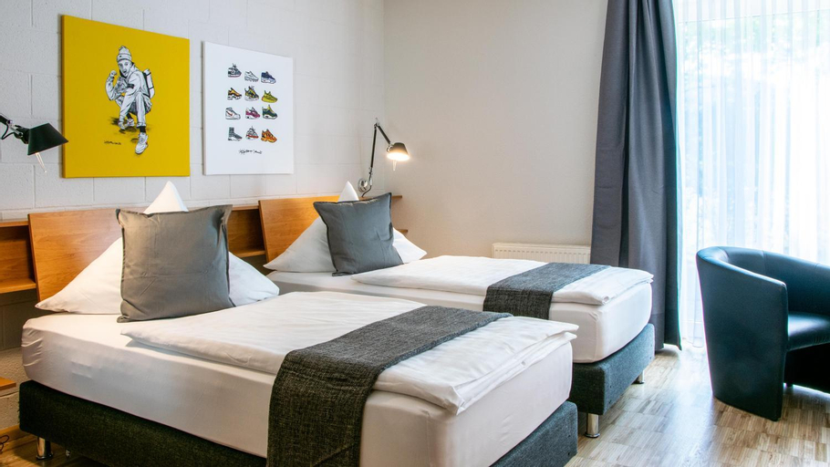 Bedroom 4, IMPULSIV Hotel & Sportresort, Lörrach