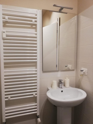 Bathroom 4