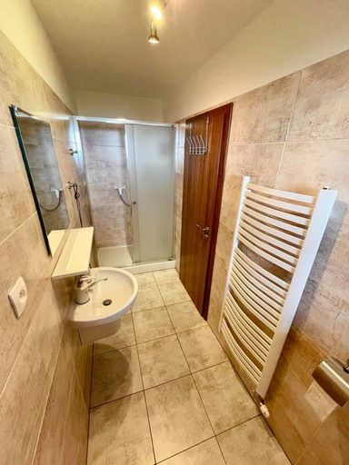 Bathroom 2, Reitmayer, Poprad