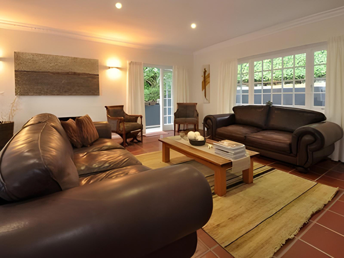 Public Area, South Villa, Eden