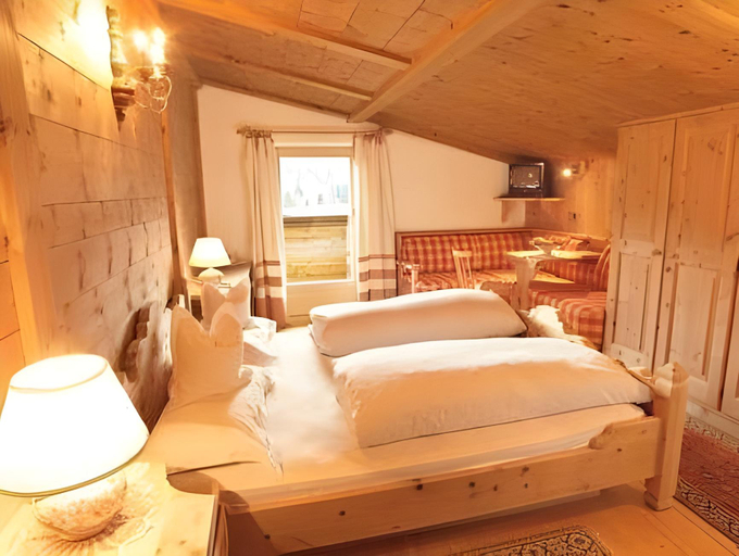 Bedroom 2, Ciasa Salares, Bolzano