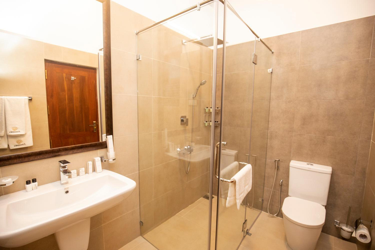 Bathroom 4, Anodawa Boutique Villa, Weeraketiya