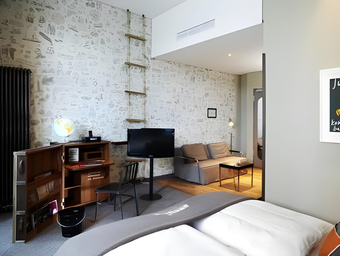 Bedroom 2, 25hours Hotel Hamburg HafenCity, Hamburg