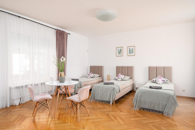 Others 2, Noclegi Zacisze - Pokoje Goscinne, Środa Śląska