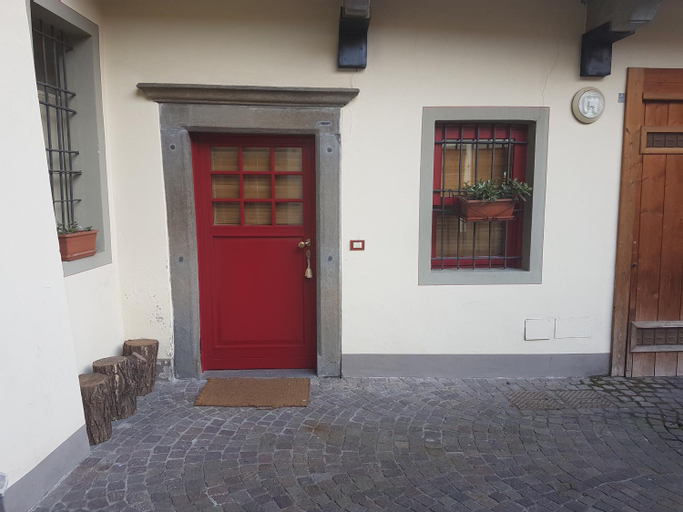 Exterior 8