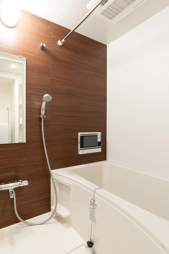 Bathroom 12
