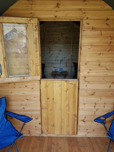 2, Suitehuts @ Silverstone, Northamptonshire
