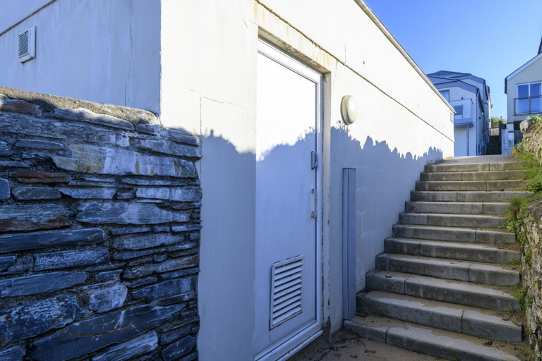 Exterior & Views 2, Sandpiper Cottages, Cornwall