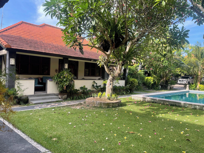 Exterior & Views 24