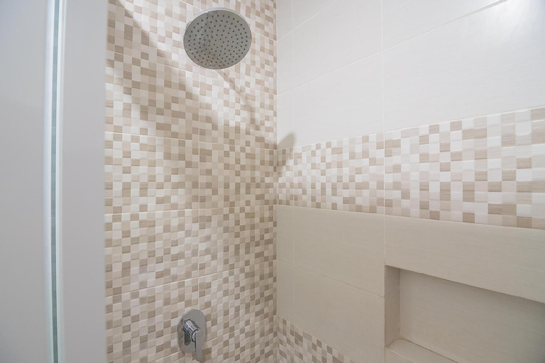 Bathroom 13