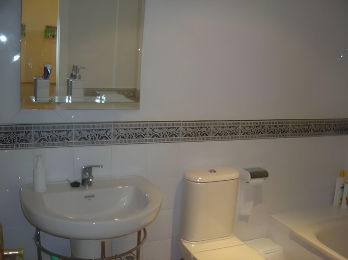 Bathroom 4, Apartamentos Solmares, Huelva