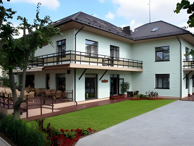 Exterior & Views