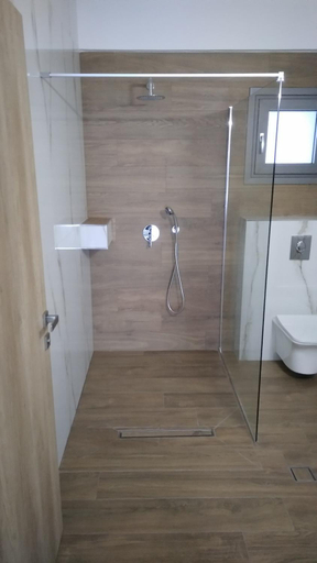 Bathroom 2, PSAMMITES, Thessaly