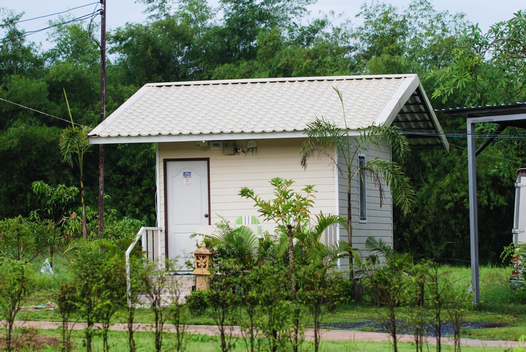Exterior 17