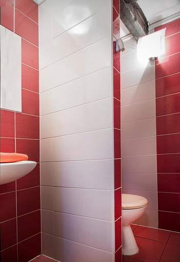 Bathroom 3, Hostel Centar, Zagreb
