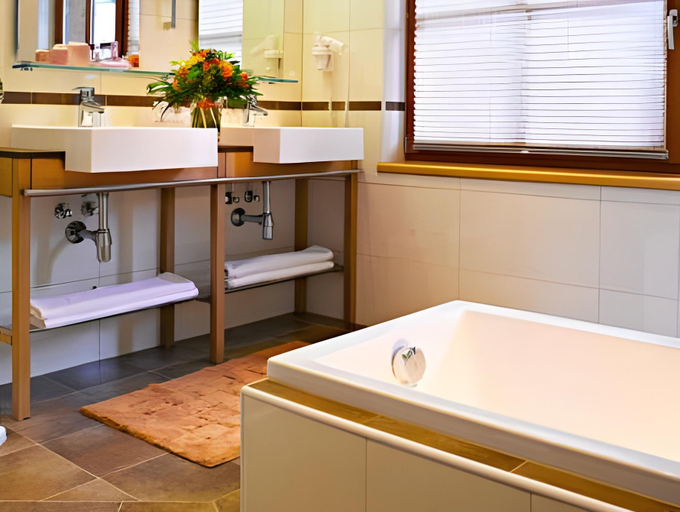 Bathroom 4, Alpenhotel Ischglerhof, Landeck