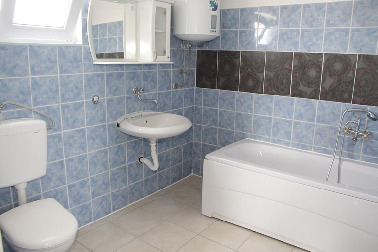 Bathroom 2, Apartments Sunpoint