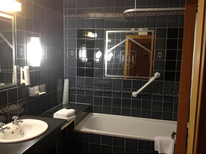 Bathroom 4, Royal Court Hotel, Causeway Coast and Glens