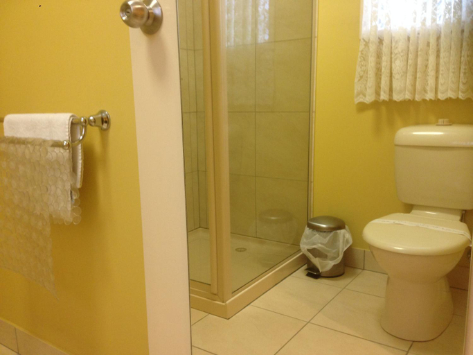 Bathroom 3, Kyabram Motor Inn, Campaspe - Kyabram
