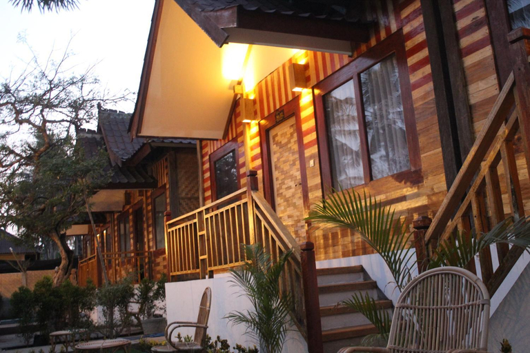 Exterior 11