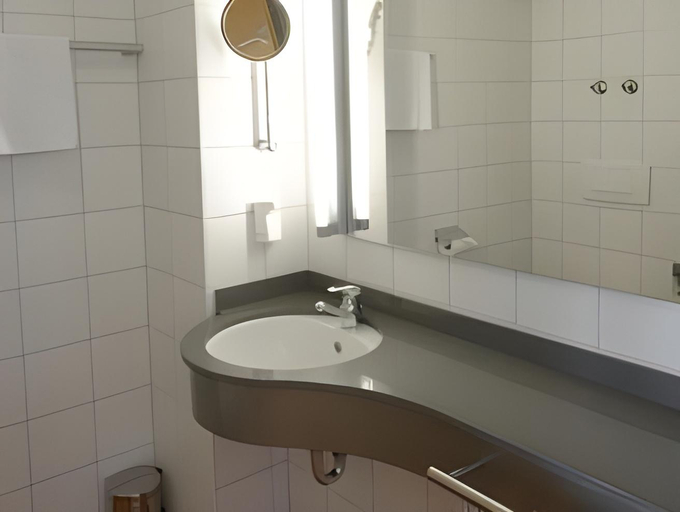 Bathroom 2, Hotel Feyrer, Neu-Ulm